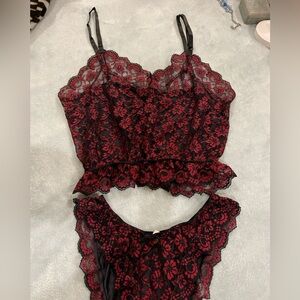 Vintage!! 1980s! Soft Lace Camisole & Bikini Set in Black and Red Floral Lace